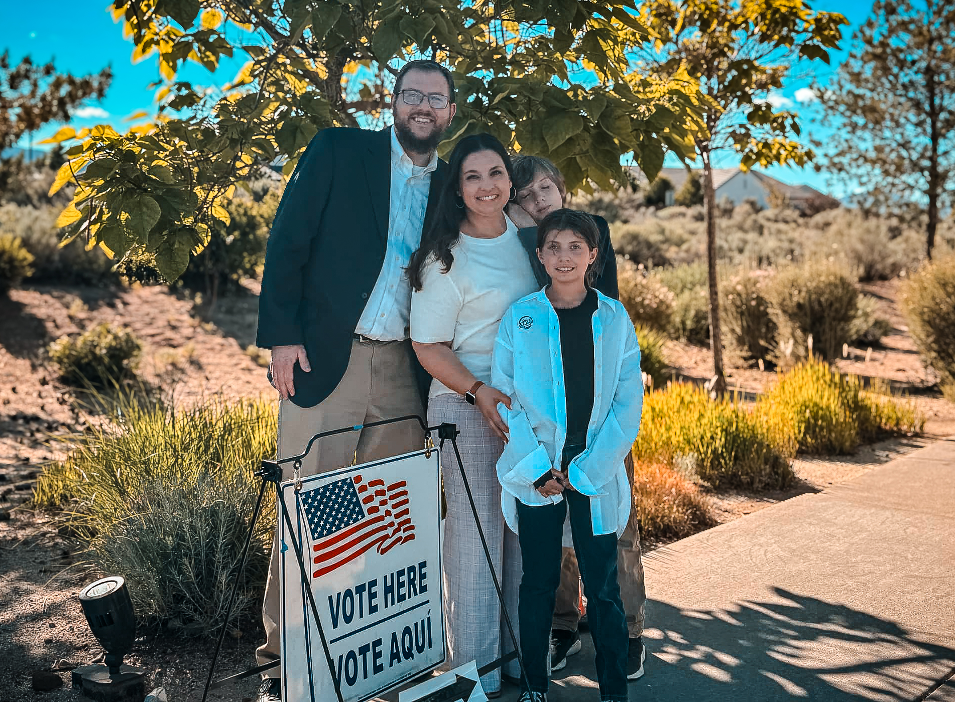 Vote Primary Election 2024: Hull Family (minus one child)